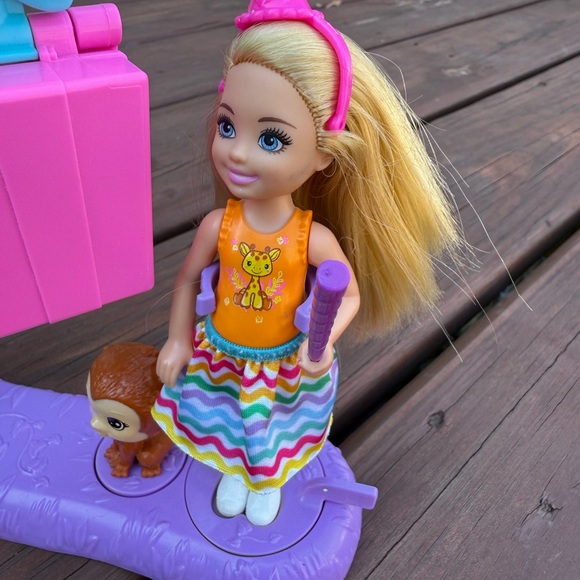 Barbie Chelsea Doll Birthday Surprise - Picture 2 of 4